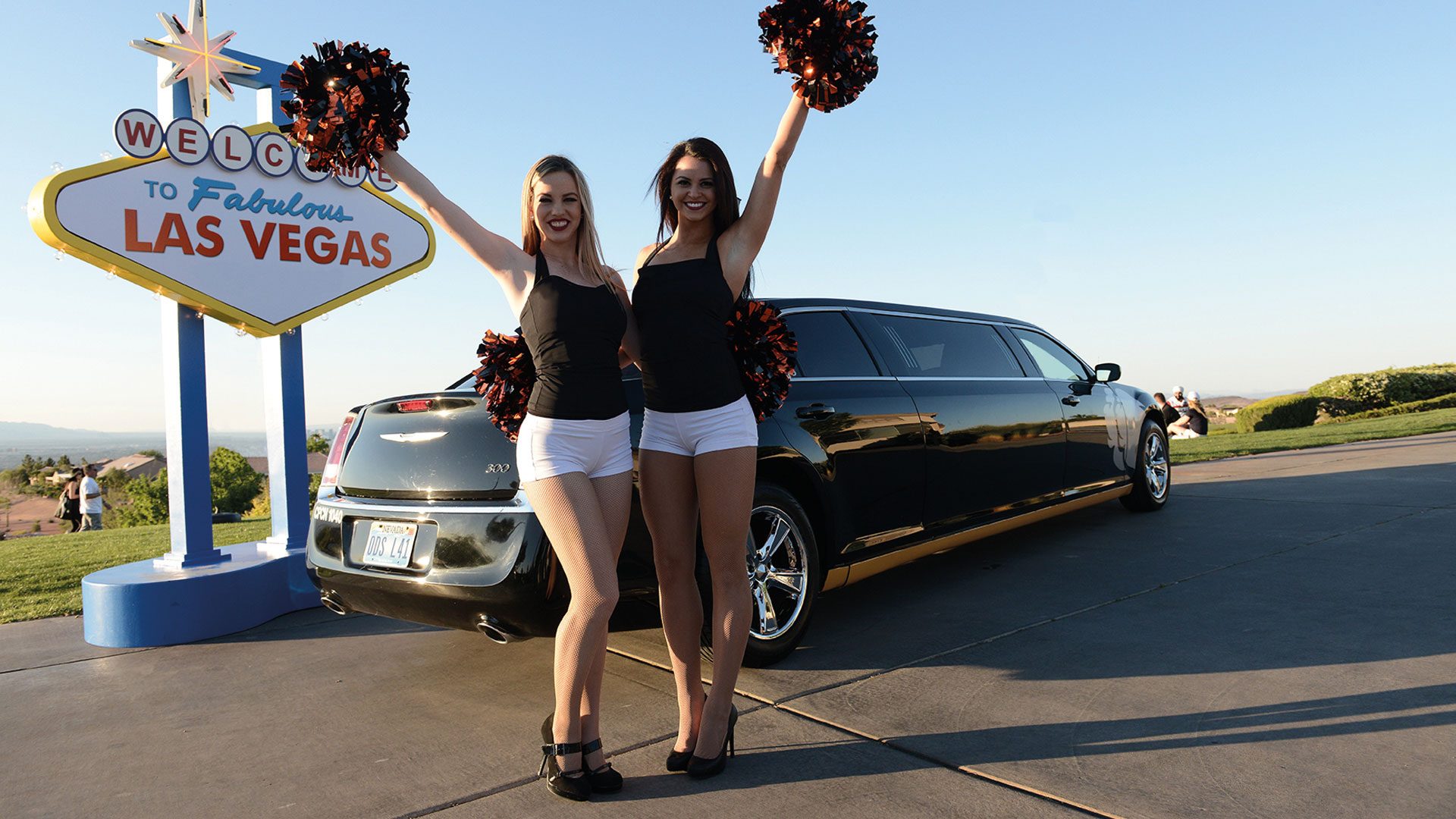 Walk Act – Cheerleaders